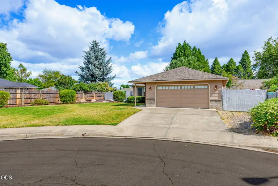 1330 Franklin Court, Medford, OR 97501 - #3
