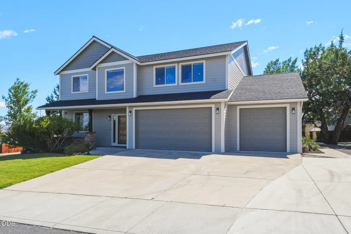 2484 SW 39th Street, Redmond, OR 97756 - #1