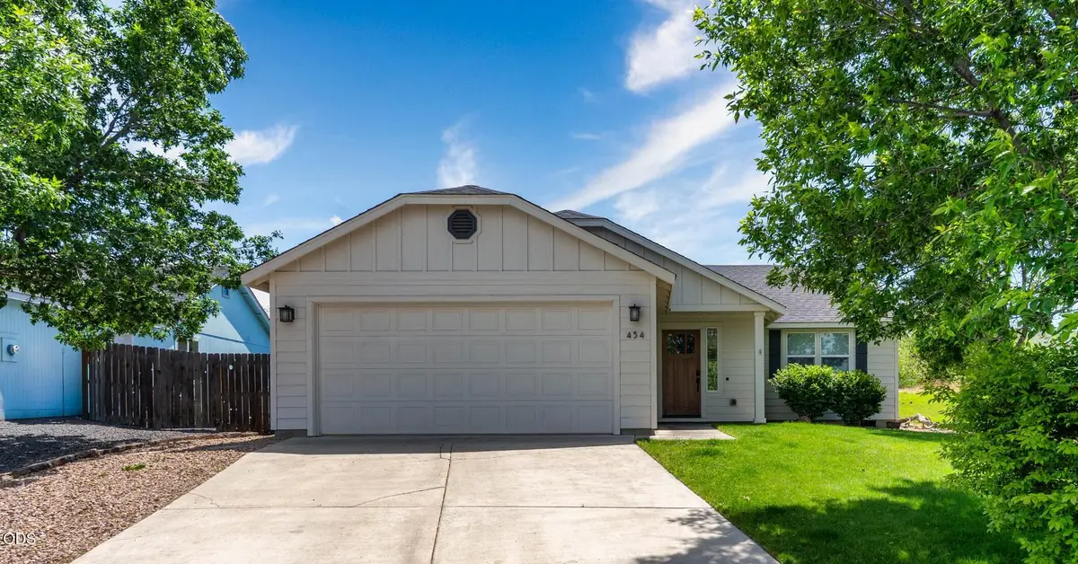 454 NE Spruce Court, Redmond, OR 97756 - #1