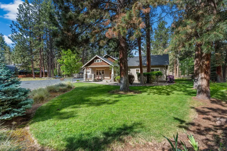 69987 West Meadow Parkway, Sisters, OR 97759 - #2