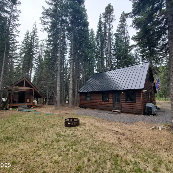 24 Diamond Lake Loop, Chemult, OR 97731