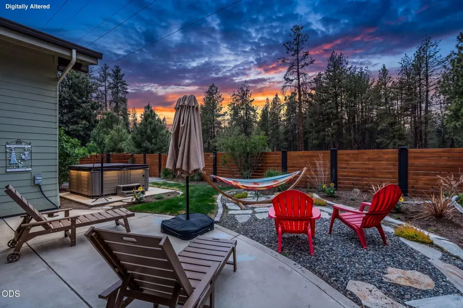 1057 N Forest Edge Drive, Sisters, OR 97759 - #2