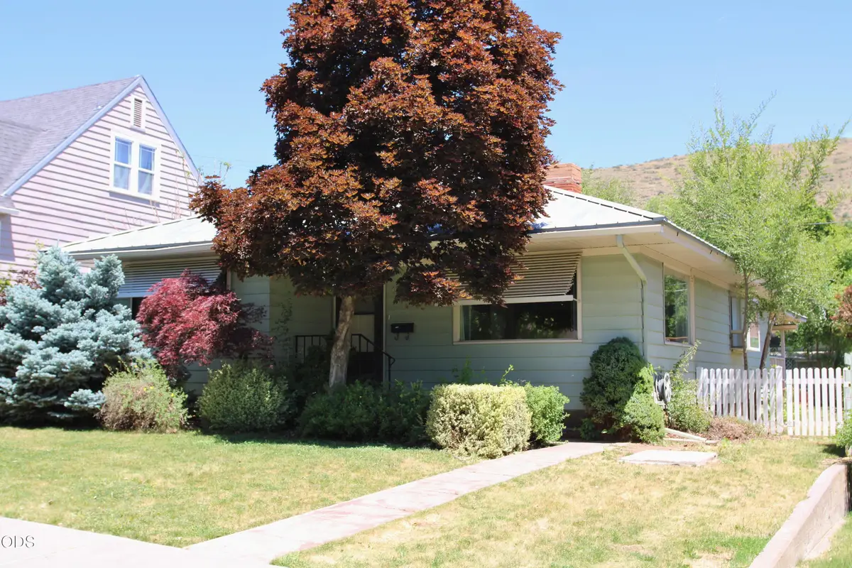 1221 N Eldorado Avenue, Klamath Falls, OR 97601 - #1