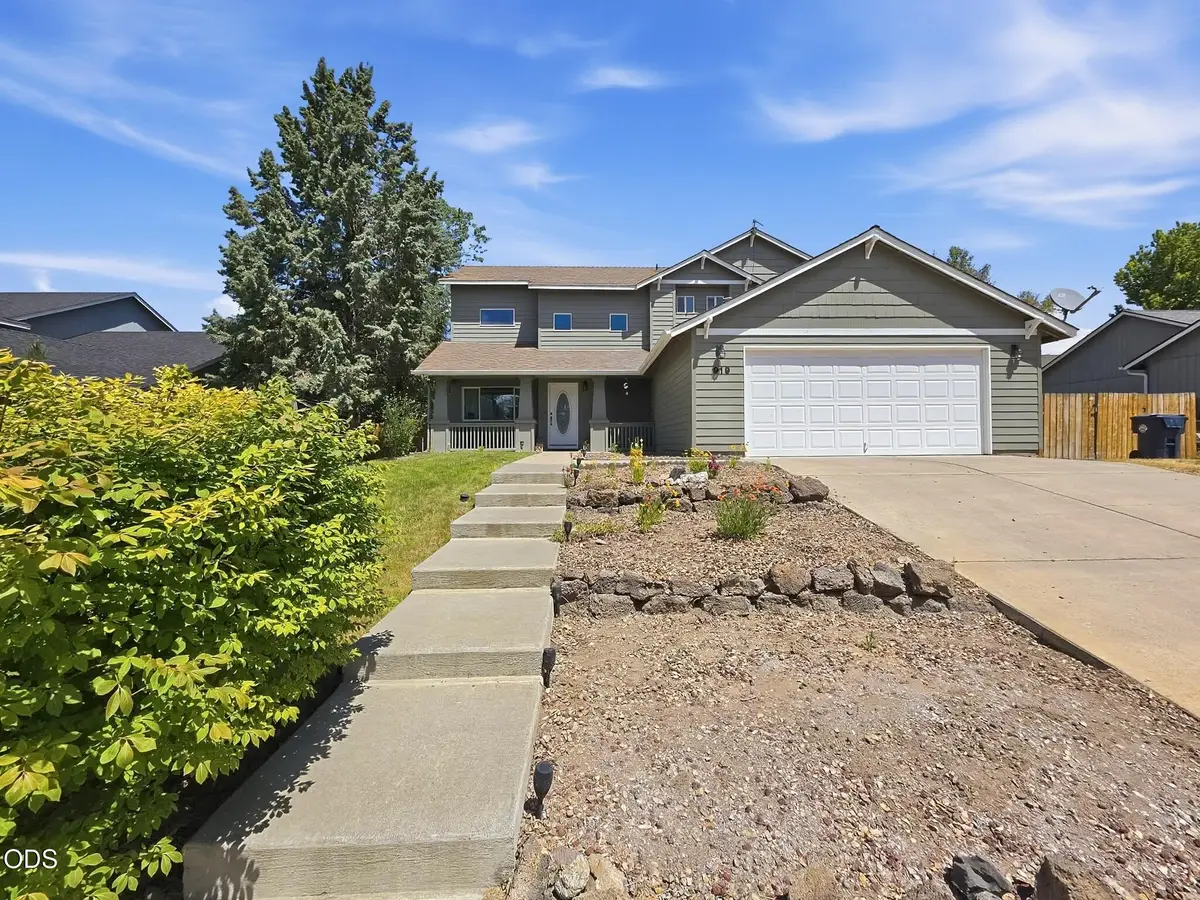 919 NW Oak Lane, Redmond, OR 97756 - #1