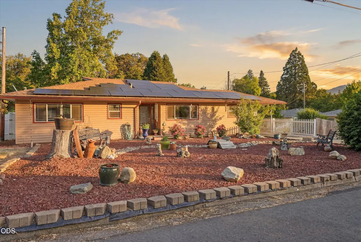 1317 NW Prospect Avenue, Grants Pass, OR 97526 - #1