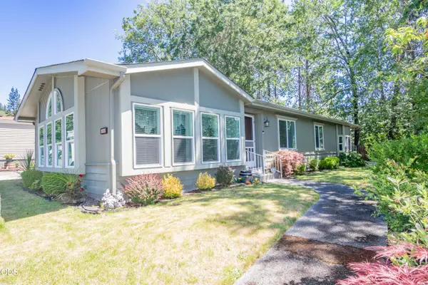 125 NW Wrightwood Circle, Grants Pass, OR 97526