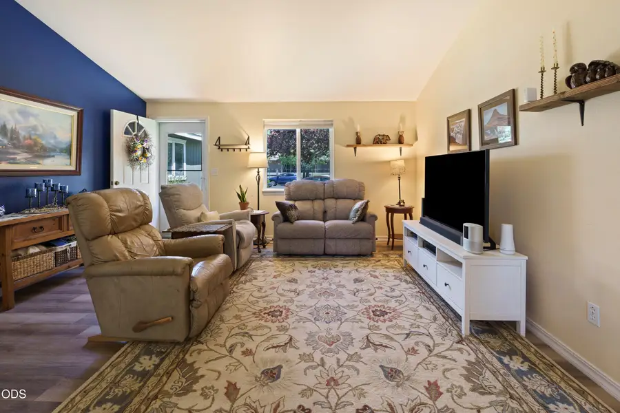 1425 SW 31st Street, Redmond, OR 97756 - #3