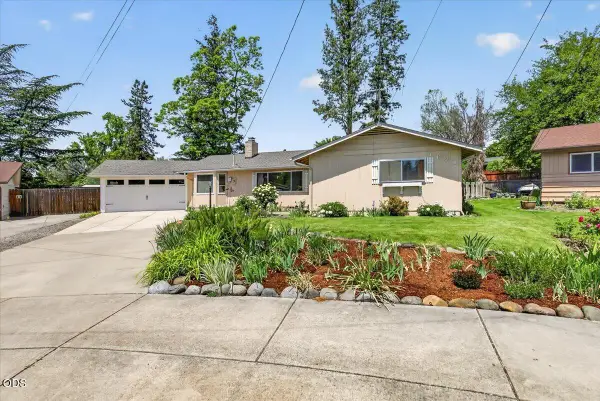 1621 Gayety Lane, Medford, OR 97504