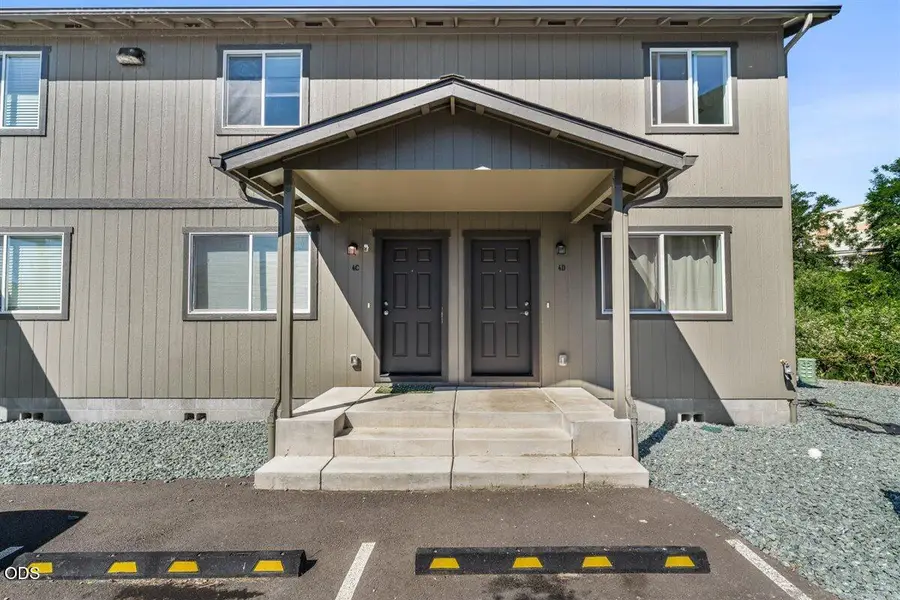 610 N Main Street #4D, Phoenix, OR 97535 - #2