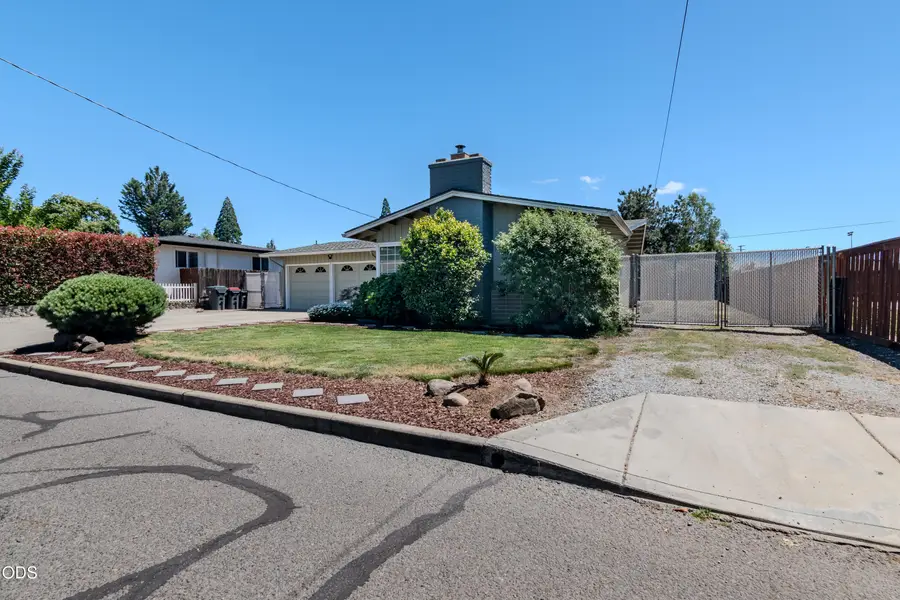 212 Windsor Way, Central Point, OR 97502 - #3