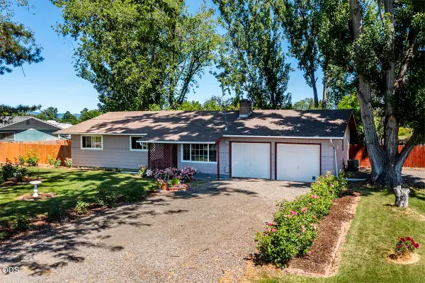 2705 Randall Avenue, Medford, OR 97502