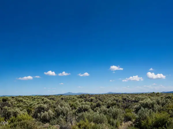 600 SE Carrico Road, Christmas Valley, OR 97641