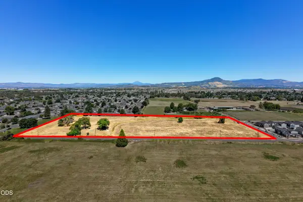 4922 Gebhard Road, Central Point, OR 97502