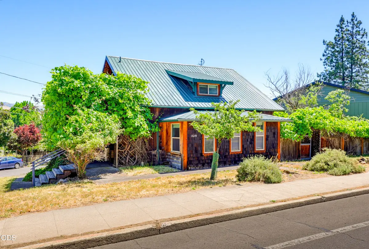 326 N Main Street, Ashland, OR 97520 - #1