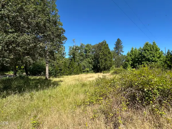 1901 Hamilton Lane, Grants Pass, OR 97527