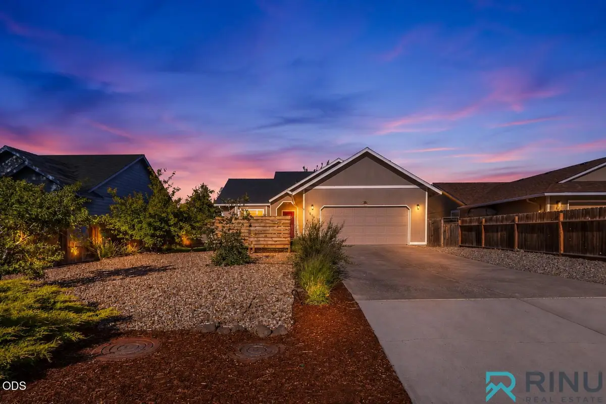 1810 SW 27th Street, Redmond, OR 97756 - #1