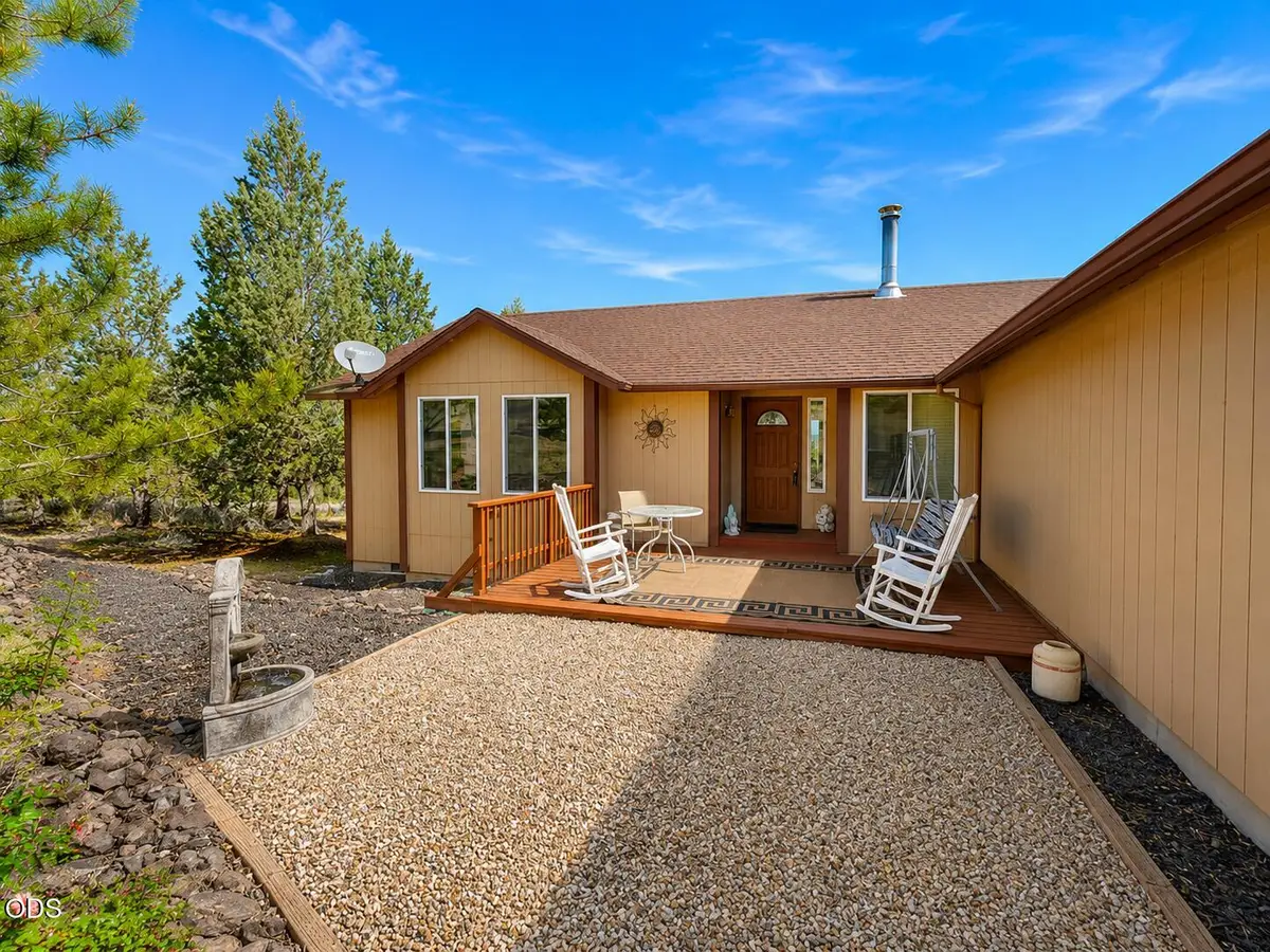 1047 SE Akins Drive, Prineville, OR 97754 - #1