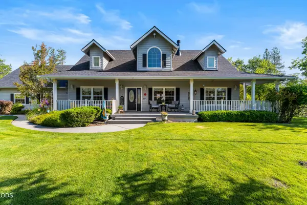 3620 Demaray Drive, Grants Pass, OR 97527