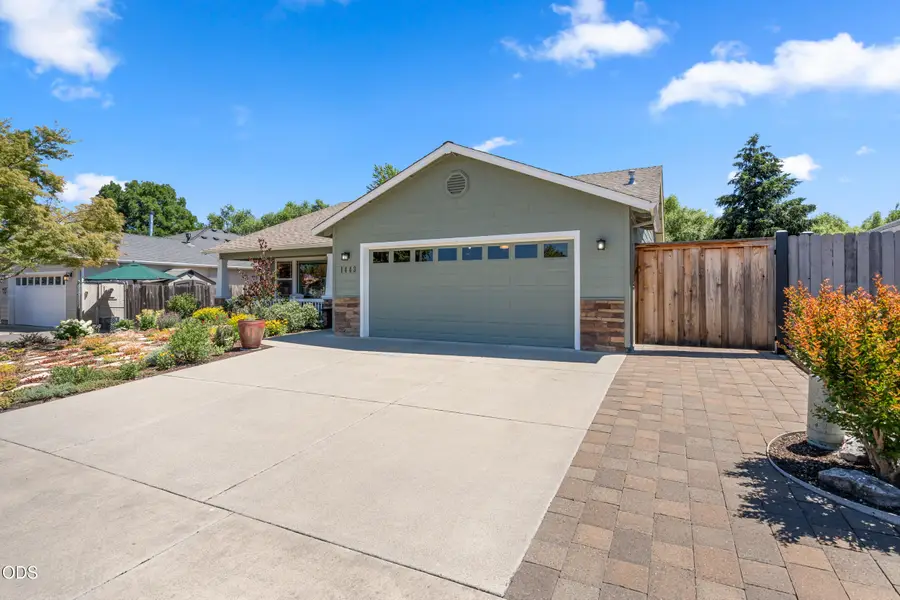 1443 Elaine Way, Medford, OR 97501 - #3