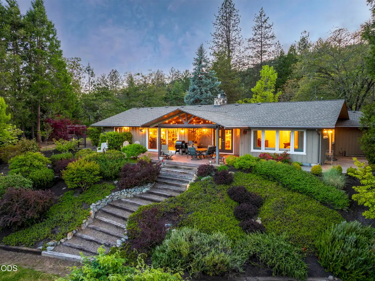2564 Old Military Road, Central Point, OR 97502 - #1