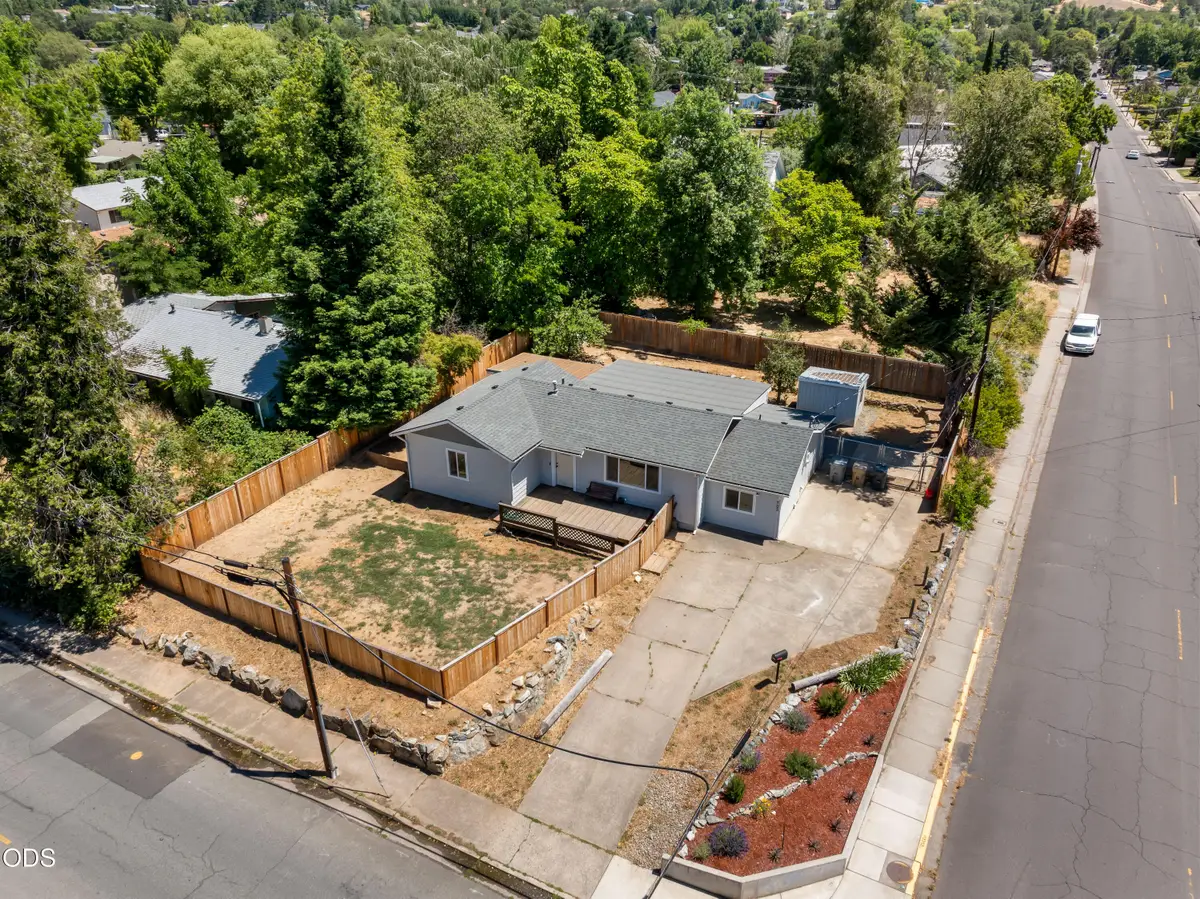 703 NE 10th Street, Grants Pass, OR 97526 - #1