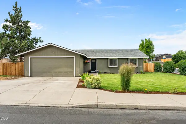 833 NW Maple Court, Redmond, OR 97756