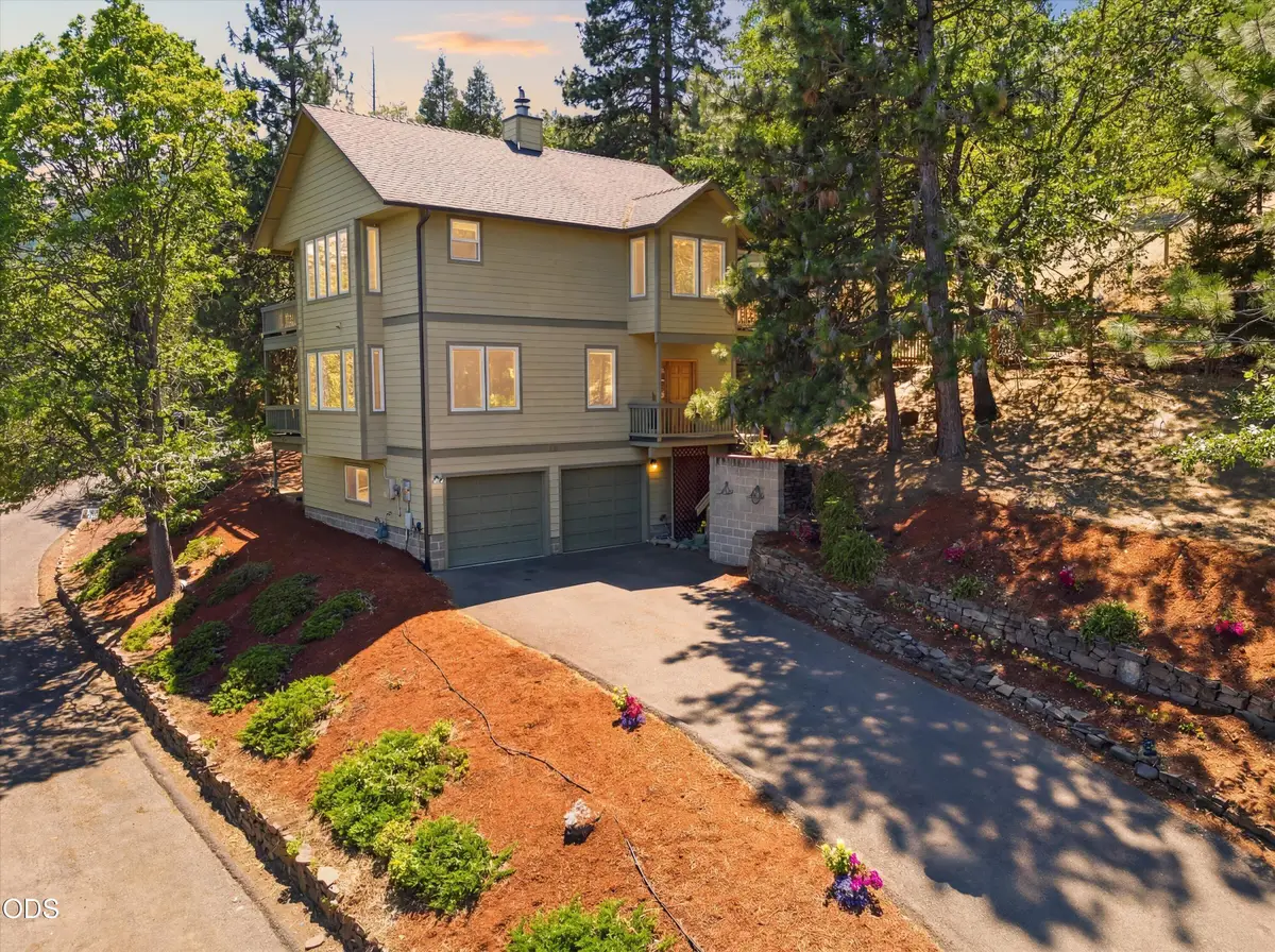215 Piedmont Drive, Ashland, OR 97520 - #1