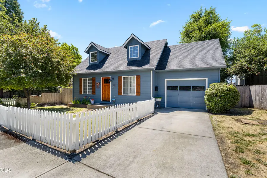533 NW D Street, Grants Pass, OR 97526 - #2