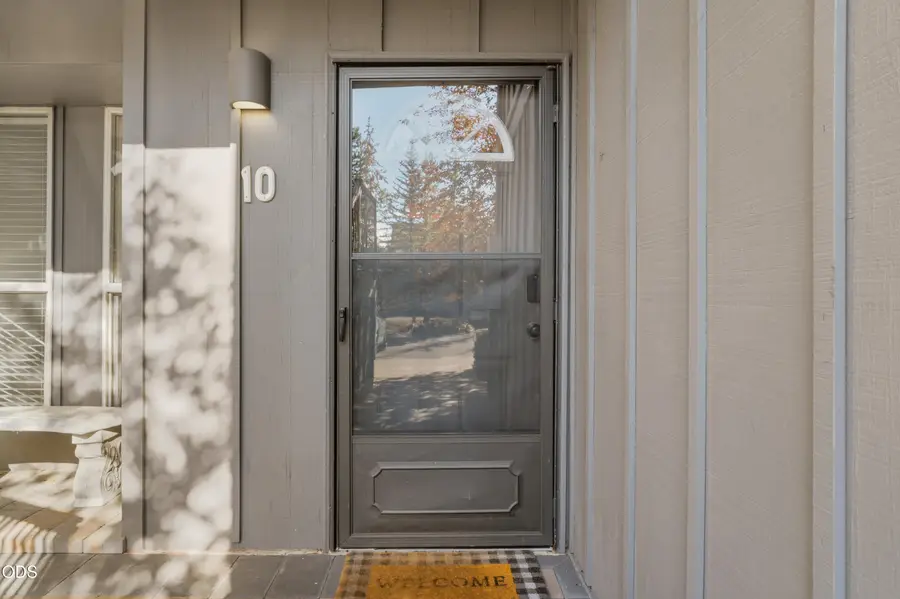 57057 Abbot House Lane #APT 10, Sunriver, OR 97707 - #3