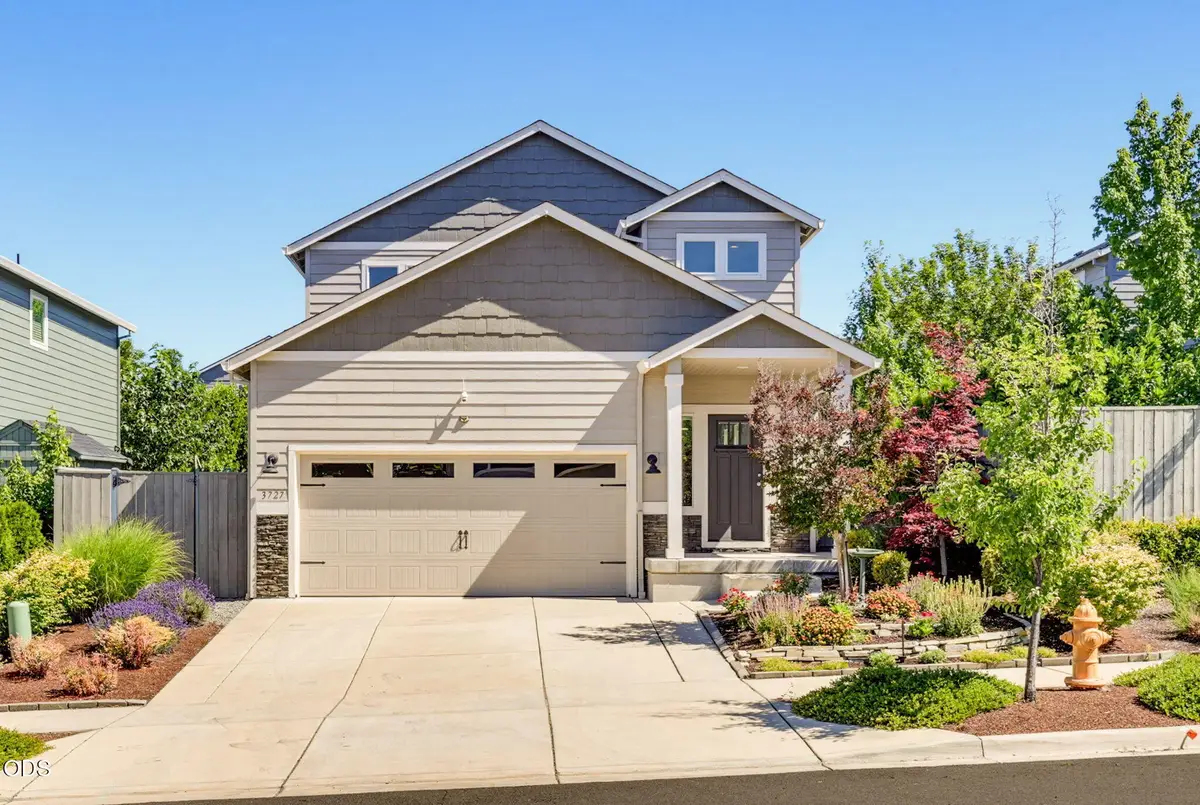 3727 Sidney Way, Medford, OR 97504 - #1