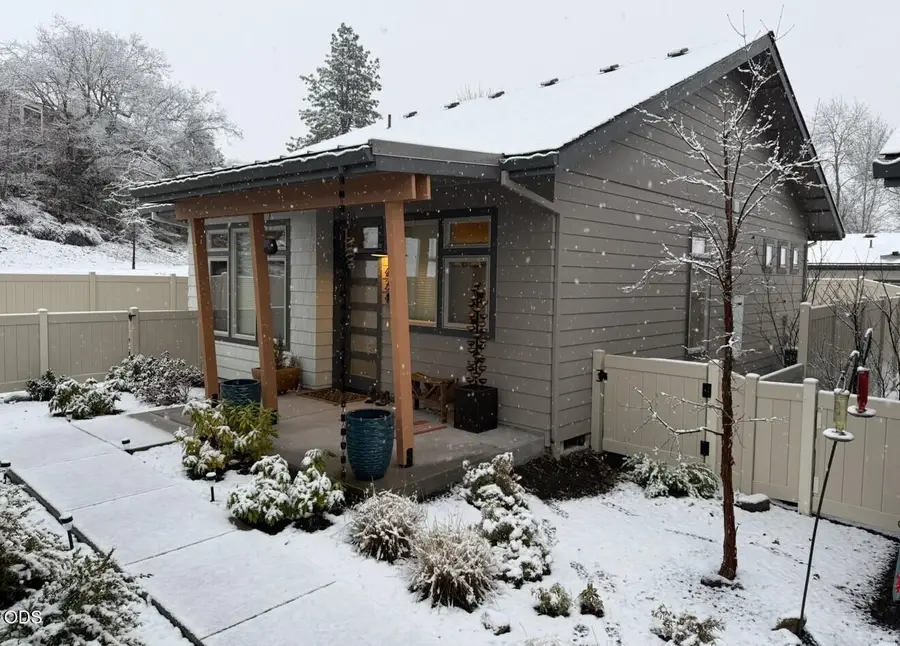 424 Nandina Street, Ashland, OR 97520 - #2