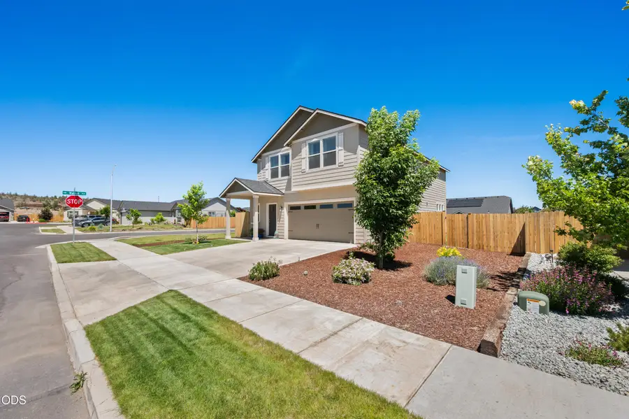 3496 NW 9th Lane, Redmond, OR 97756 - #2