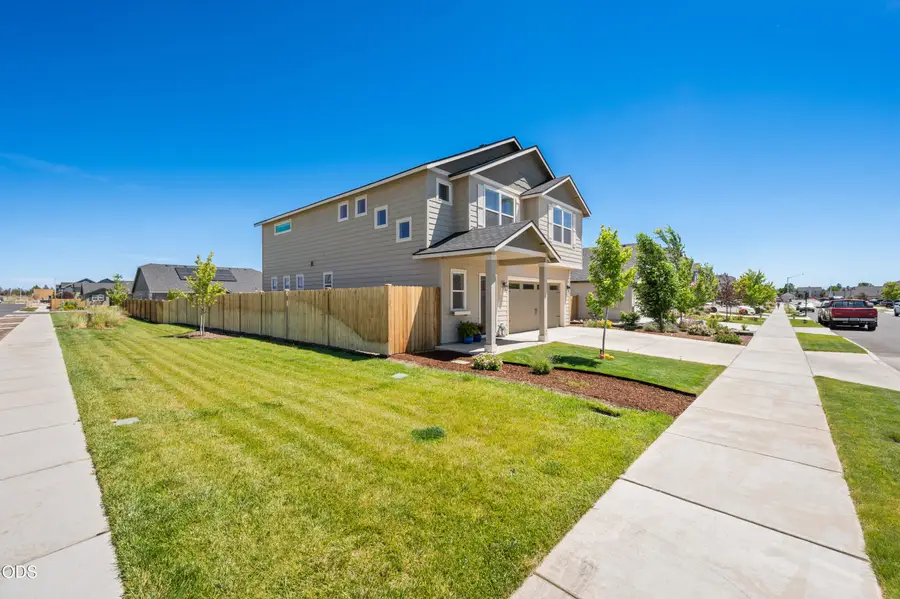3496 NW 9th Lane, Redmond, OR 97756 - #3