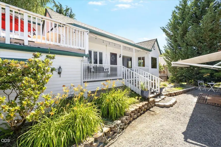 1043 Thelma Way, Grants Pass, OR 97527 - #3