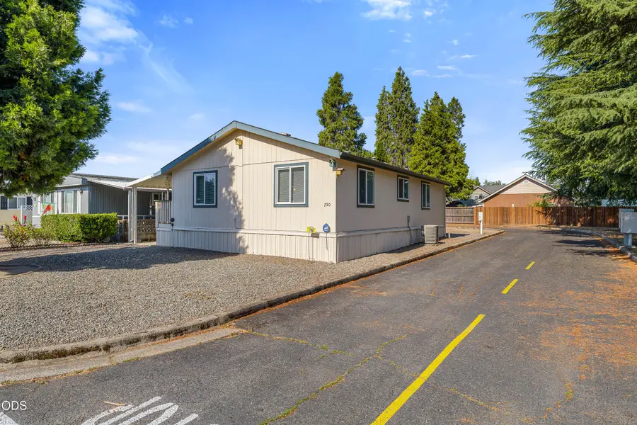 750 Roguelea Lane, Grants Pass, OR 97526 - #2