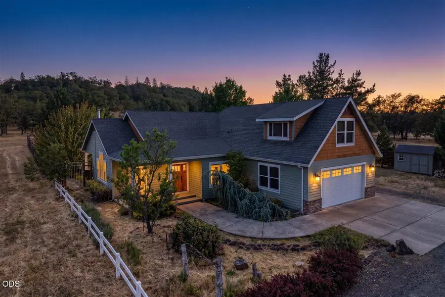 1712 Stevens Road, Eagle Point, OR 97524 - #2