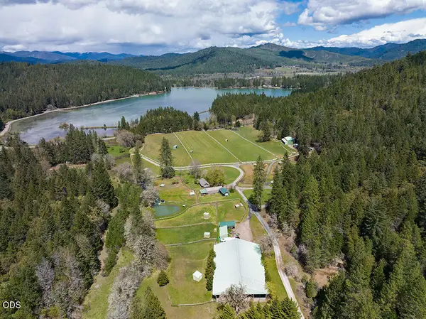910 Reeves Creek Road, Selma, OR 97538