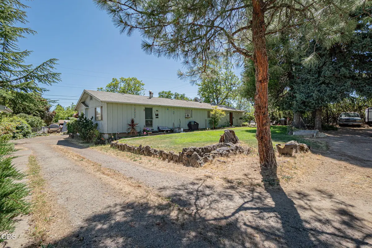 450 Grand Avenue, Central Point, OR 97502 - #1