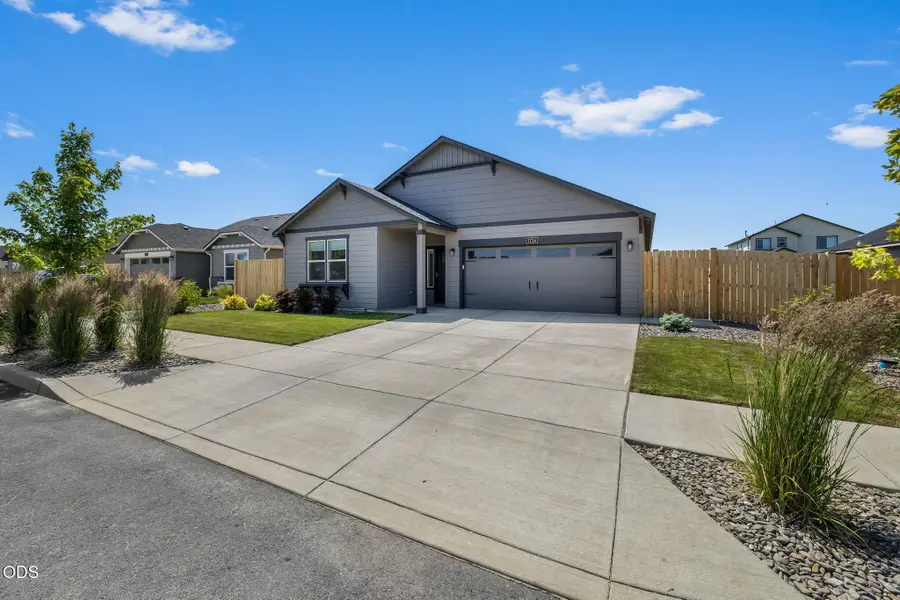 1734 NW Varnish Avenue, Redmond, OR 97756 - #3