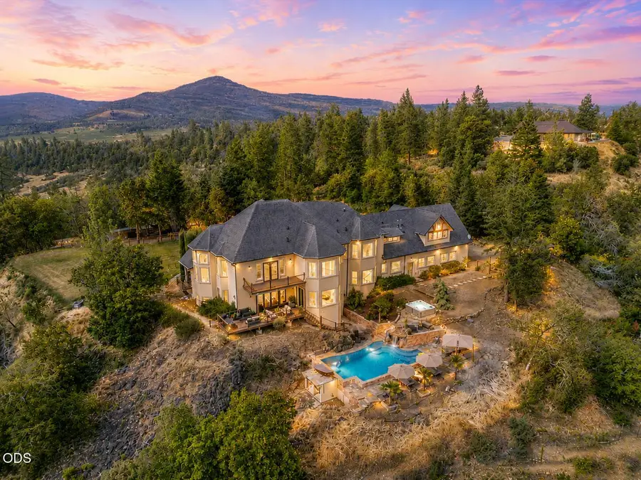 15202 Richards Way, Eagle Point, OR 97524 - #2
