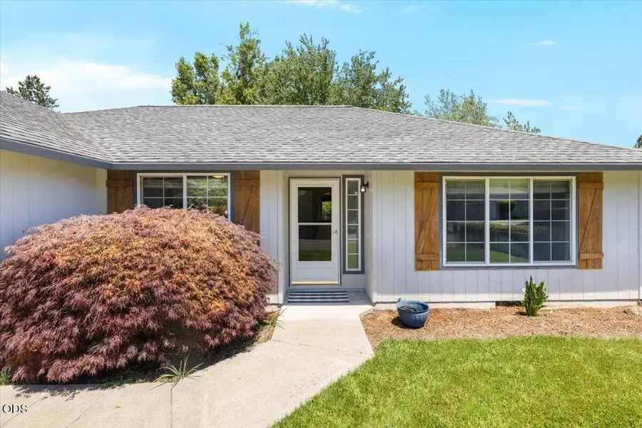 1156 Ginger Way, Medford, OR 97501 - #2
