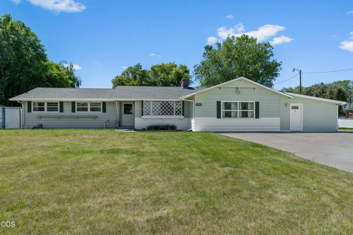 630 NE Loper Avenue Ne, Prineville, OR 97754 - #1