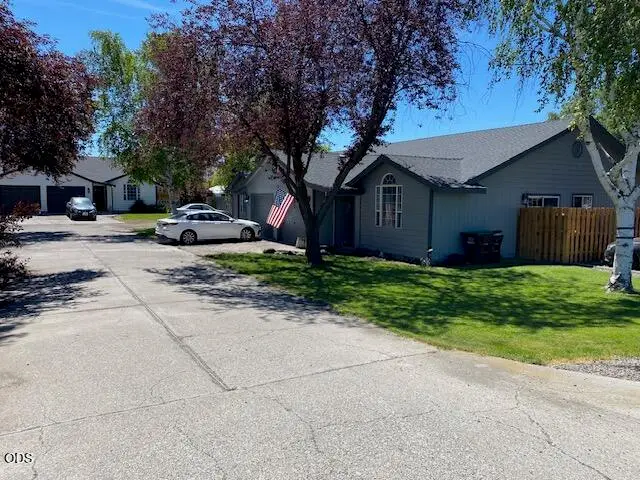2334 NW Mcdougal Court #2320,2326,2334, Prineville, OR 97754 - #2