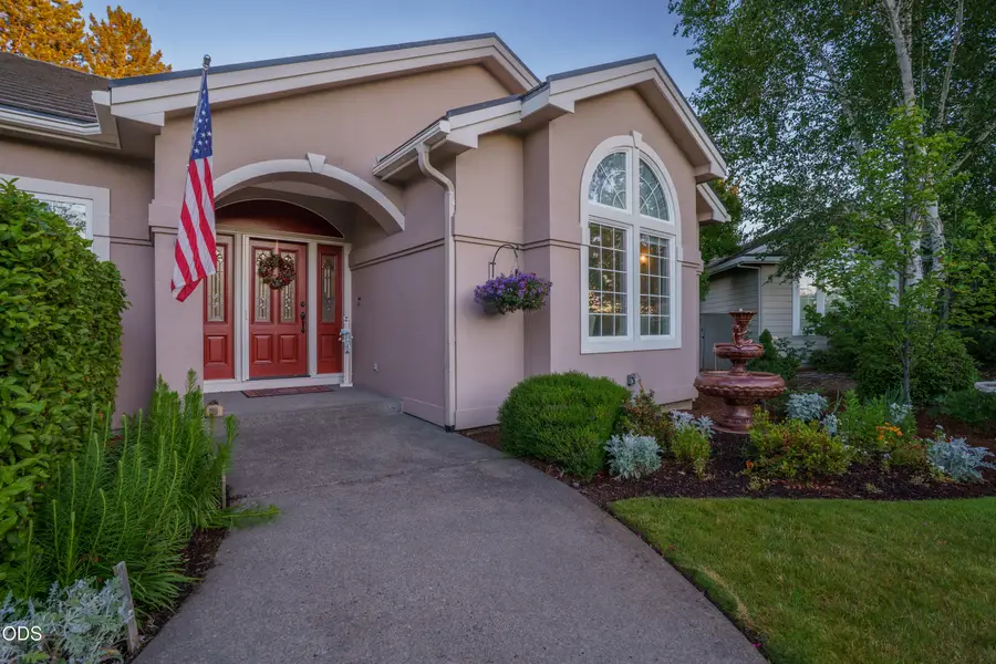912 Mountain View Drive, Medford, OR 97504 - #2