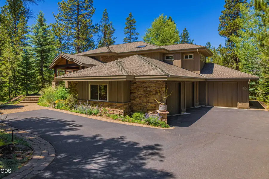 57733 Wallowa Loop, Sunriver, OR 97707 - #3