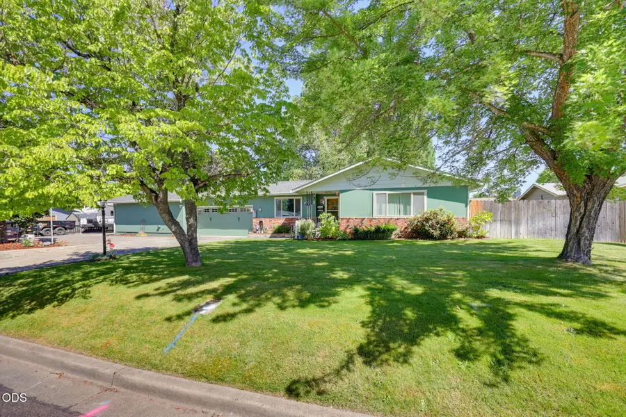 1130 Crest Drive, Central Point, OR 97502 - #2