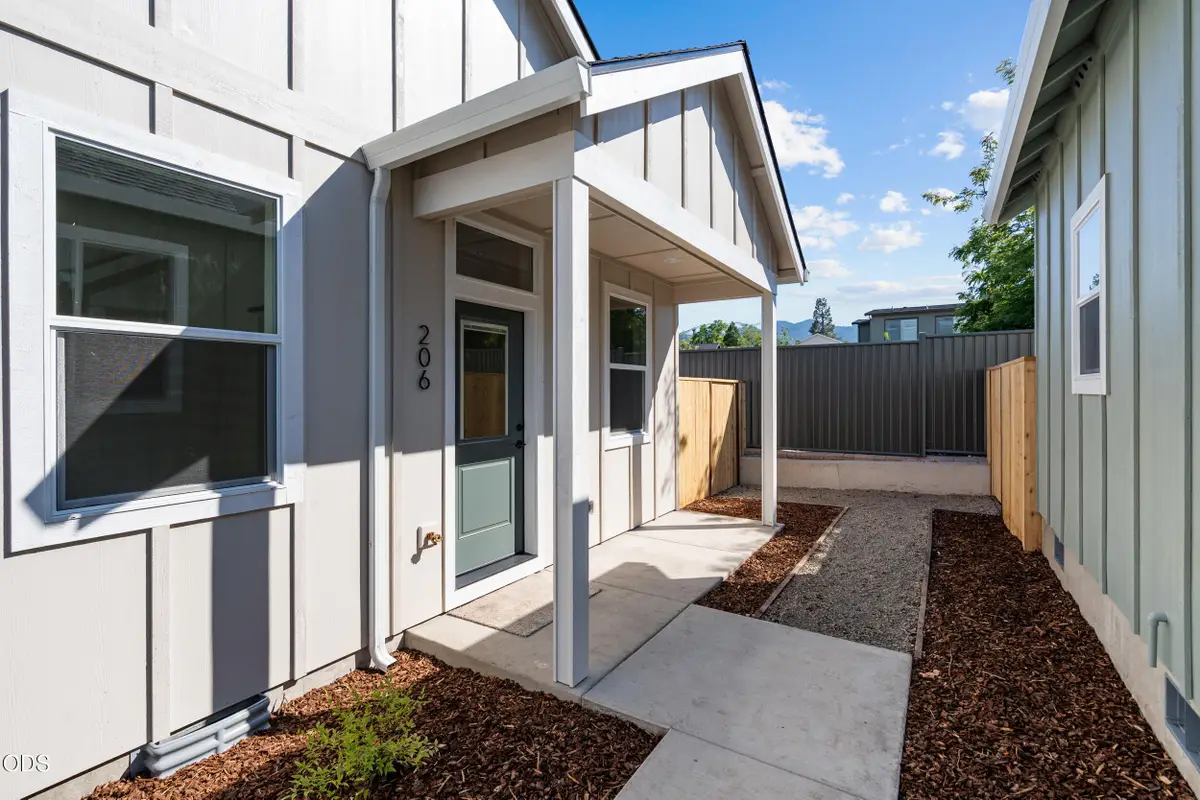 206 Gangnes Drive, Talent, OR 97540 - #1