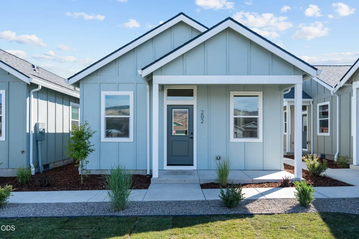 202 Gangnes Drive, Talent, OR 97540 - #1