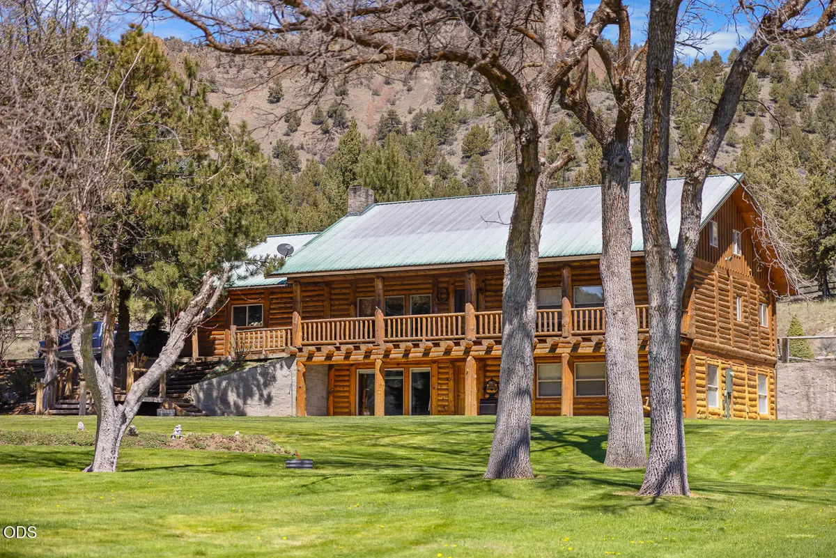 16305 N East Ochoco Highway, Prineville, OR 97754 - #1