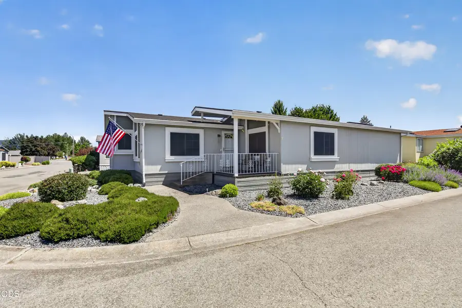 147 Blue Spruce, Grants Pass, OR 97527 - #2